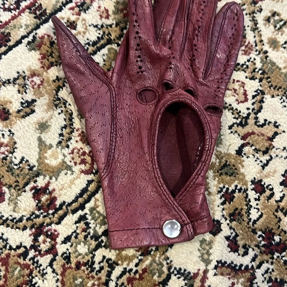 Maroon/Red Leather Gloves - Genuine Leather (small/petite) - Picture 8 of 10
